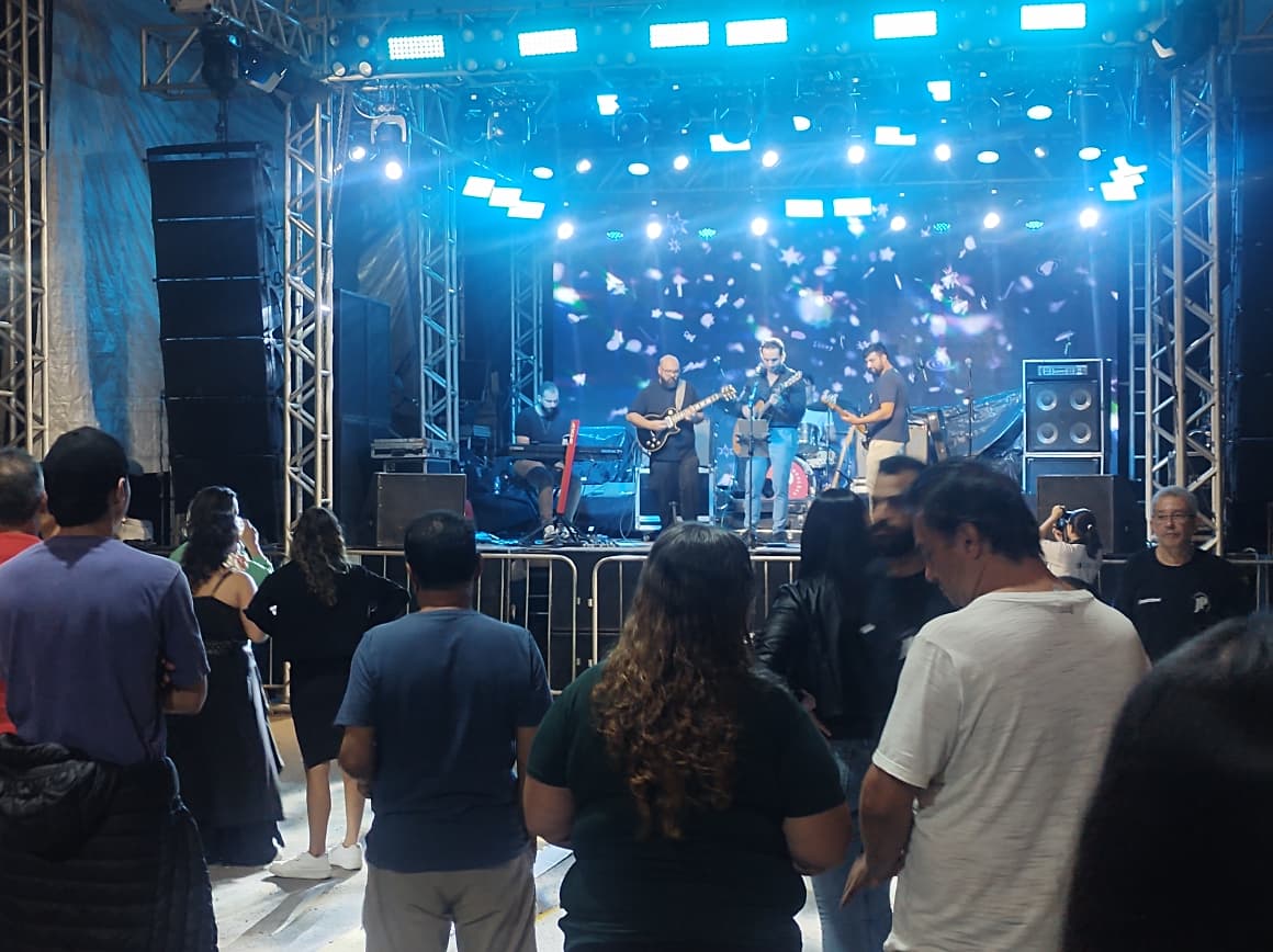 Pequeno John e Wilson Sideral agitam público na primeira noite de encerramento da 6ª edição do Fest Buteco Sandumonense